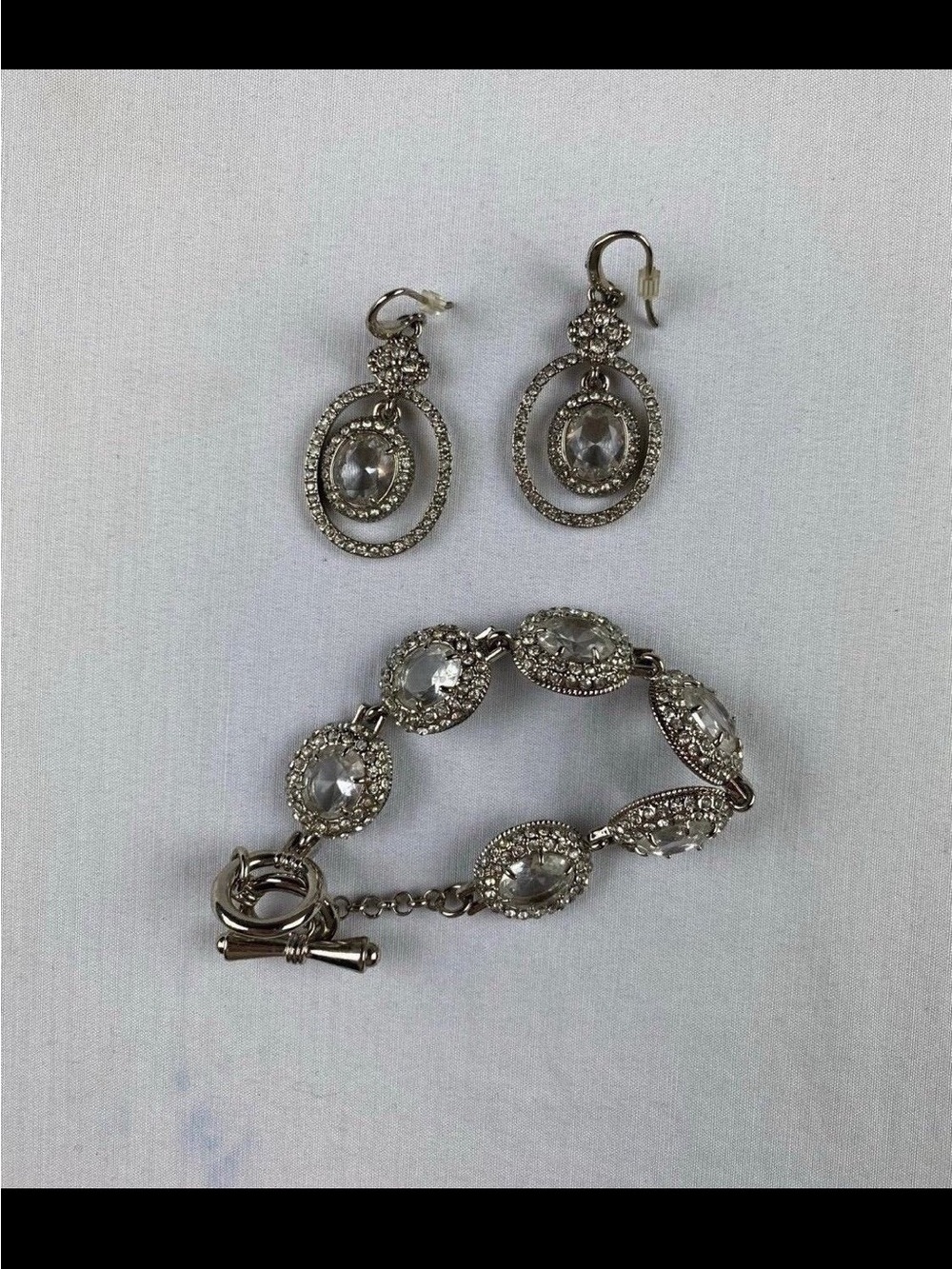 NEW Bracelet and Earrings Set